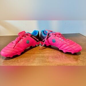 SOLD!Girls Soccer Football Cleats Shoes for Little Kid/Big Kid. Like New! Size 2